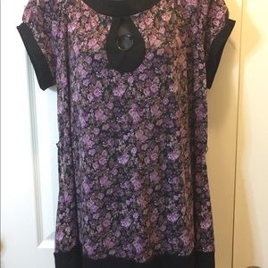 🌷SALE🌷Volume One Floral Print Keyhole Top